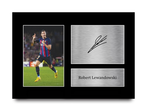 Robert lewandowski signed - robert,