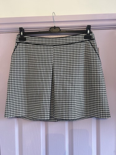 Oasis bnwt black and white - 16,