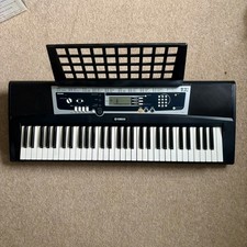 Yamaha YPT-210 Portable Digital Keyboard 61 Keys - Working with Box.