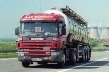 COL PHOTO: A & F GRANT SCANIA 124 ARTIC TANKER - P895 YSS