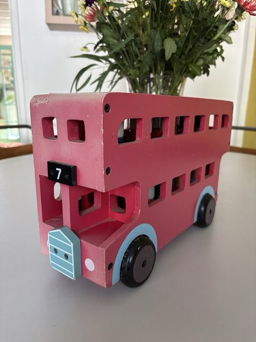 Vintage habitat wooden - vintage, red