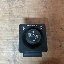 Discovery 2 td5 V8 face lift models  Power Fold Wing Mirror Control  (21A)