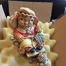 Rare Pendelfin Gran Perfect