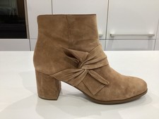 Tamaris beige genuine suede ankle boots size 40 6.5 mid heel great condition