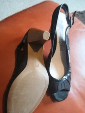 Ladies MARKS & SPENCER SUEDE AND PATENT TRIM SHOES . 6.5.