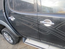 Mitsubishi l200 chrome under - mitsubishi,