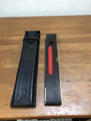 Rosewood level leather case - level,