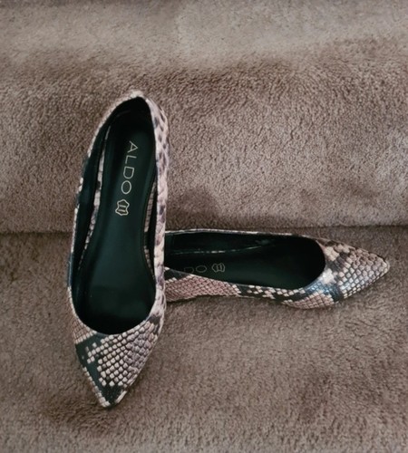 Aldo size flats - size,