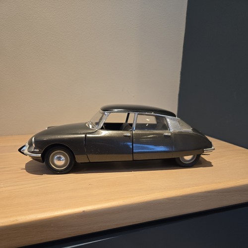 Solido die cast - die,