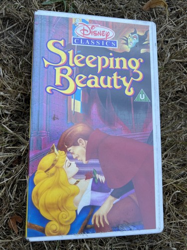 Sleeping beauty disney - sleeping,