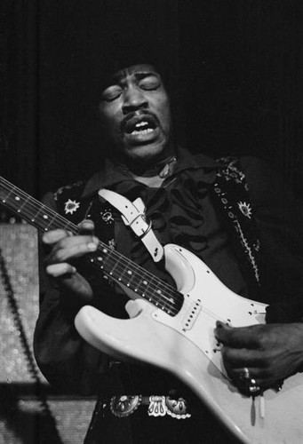 Jimi hendrix playing fender - jimi,