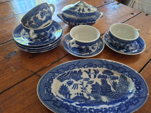 Vintage child willow pattern - vintage, child's