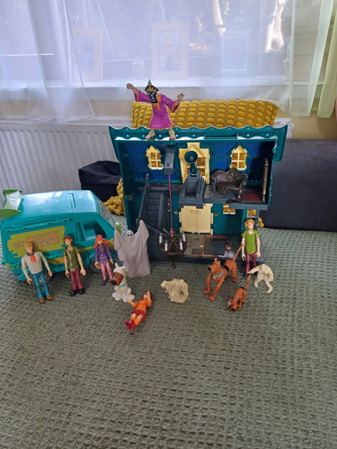 Scooby doo mystery machine van - scooby-doo,