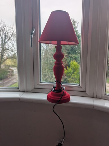 Medium sized table - medium, lamp