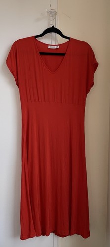Masai coral red neck - coral, crepe