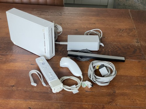 Nintendo wii white console - nintendo,