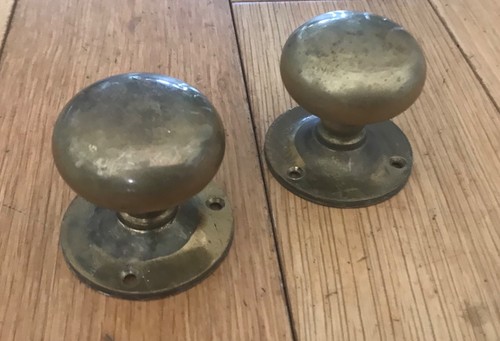 Pair vintage brass door knobs - brass,