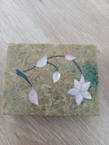 Mother pearl inlaid box - pearl,,