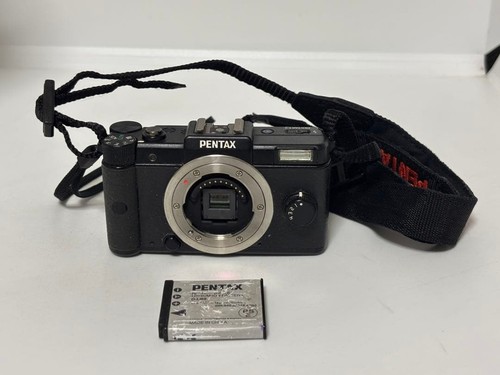 Pentax black mirrorless - pentax, q