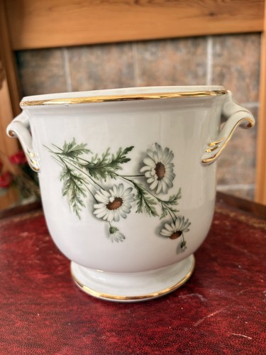 Pretty medium planter - pretty,