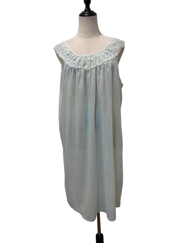 Vtg traditional nightgown - vtg,