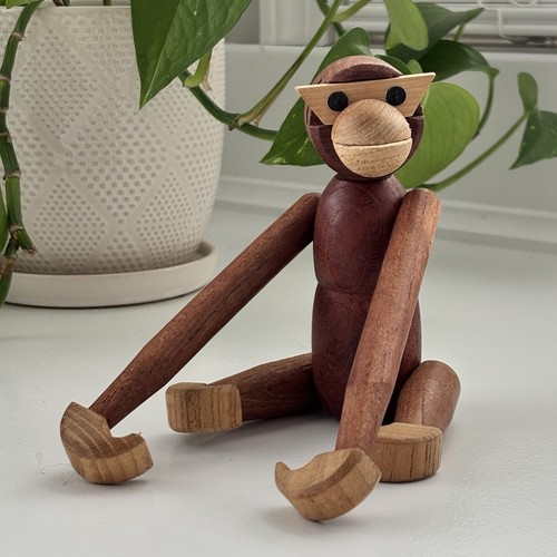 Articulated wooden monkey kay - wooden,