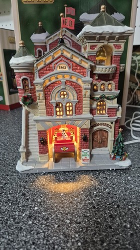 Lemax christmas village union - lemax,