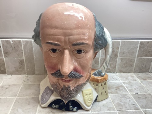 Royal doulton large - royal, character