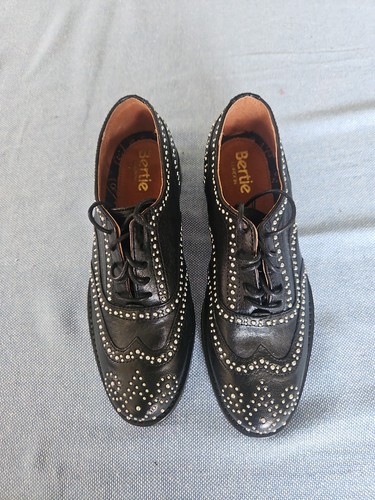 Bertie black leather brouge - black,