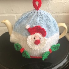 HAND KNITTED FATHER CHRISTMAS/SANTA TEA COSY FOR A MEDIUM TEAPOT