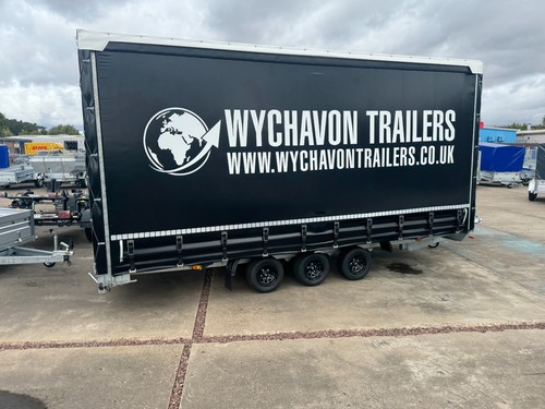 Demo curtainsider car - ex-demo,