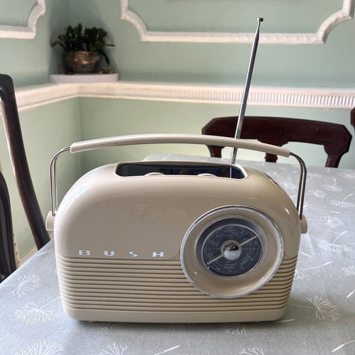 Bush classic portable - bush, am/fm