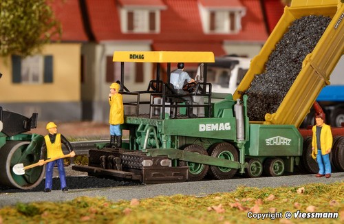 Demag road pavers df120p - pavers,