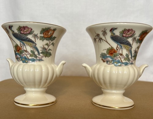 Wedgwood kutani crane - crane, bone
