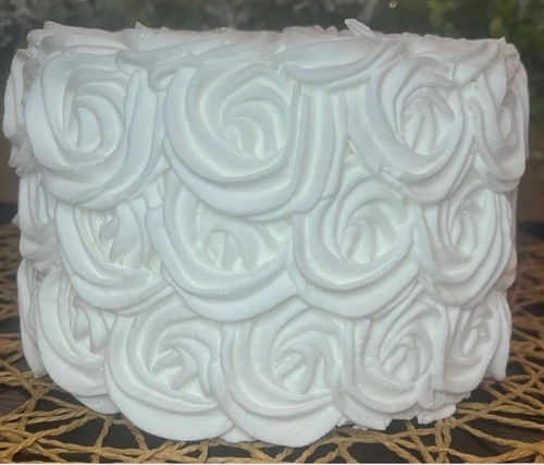 White rosette fake - white, cake: