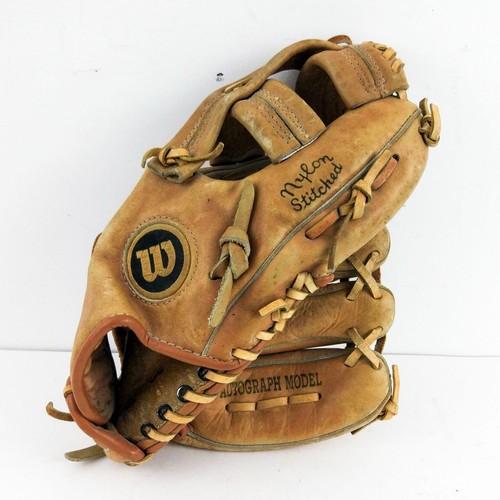 Wilson baseball glove - baseball,