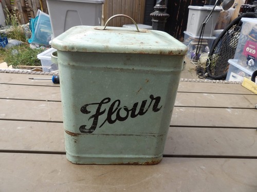 Vintage green enamelled flour - green,