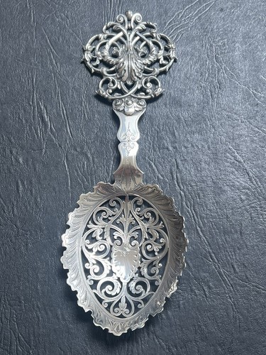 Very ornate solid hallmarked - solid,