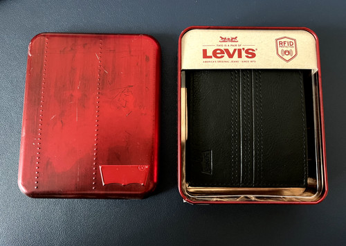 Levi black leather logo - black,