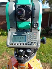 Nikon Nivo 3M Reflectorless Total Station c/w two batteries, usb download cable 
