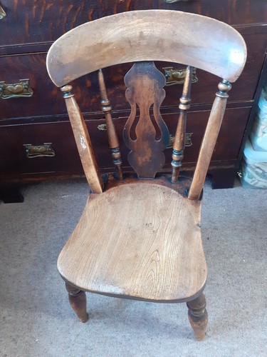Antique low chair pos - low,