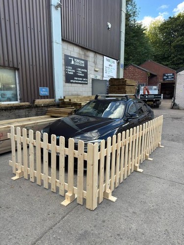 Free standing picket fence - standing,