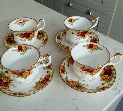 Set royal albert china - of,