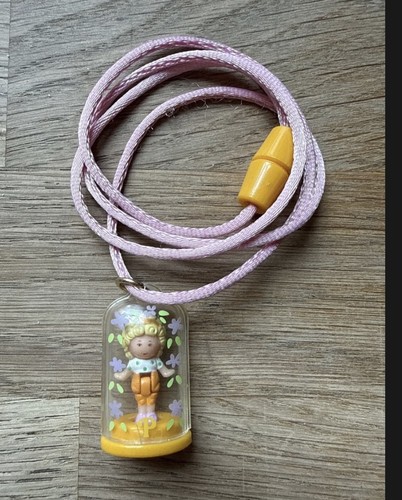 Polly pocket - in, her