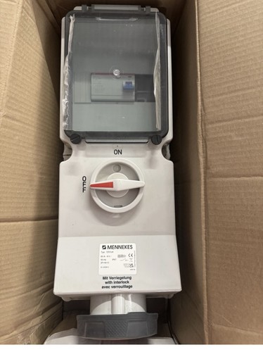 Mennekes 63a e - 3p,