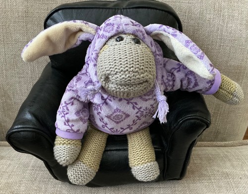 Tips tea monkey wearing an - tea,