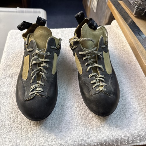 Scarpa rock climbing shoes - scarpa,