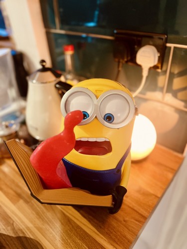 Minions and monsters bookworm - minions,
