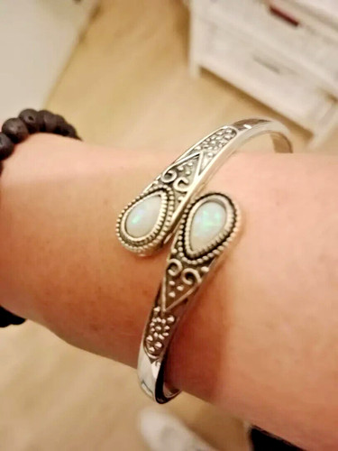 9ct white gold - ❤️, opal