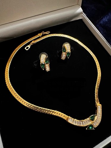 Vintage gold tone emerald - vintage,
